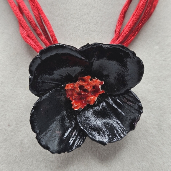 NEW VINTAGE Lisner 3D Poppy Flower Pendant Silk Cord Choker Necklace - Picture 2 of 7